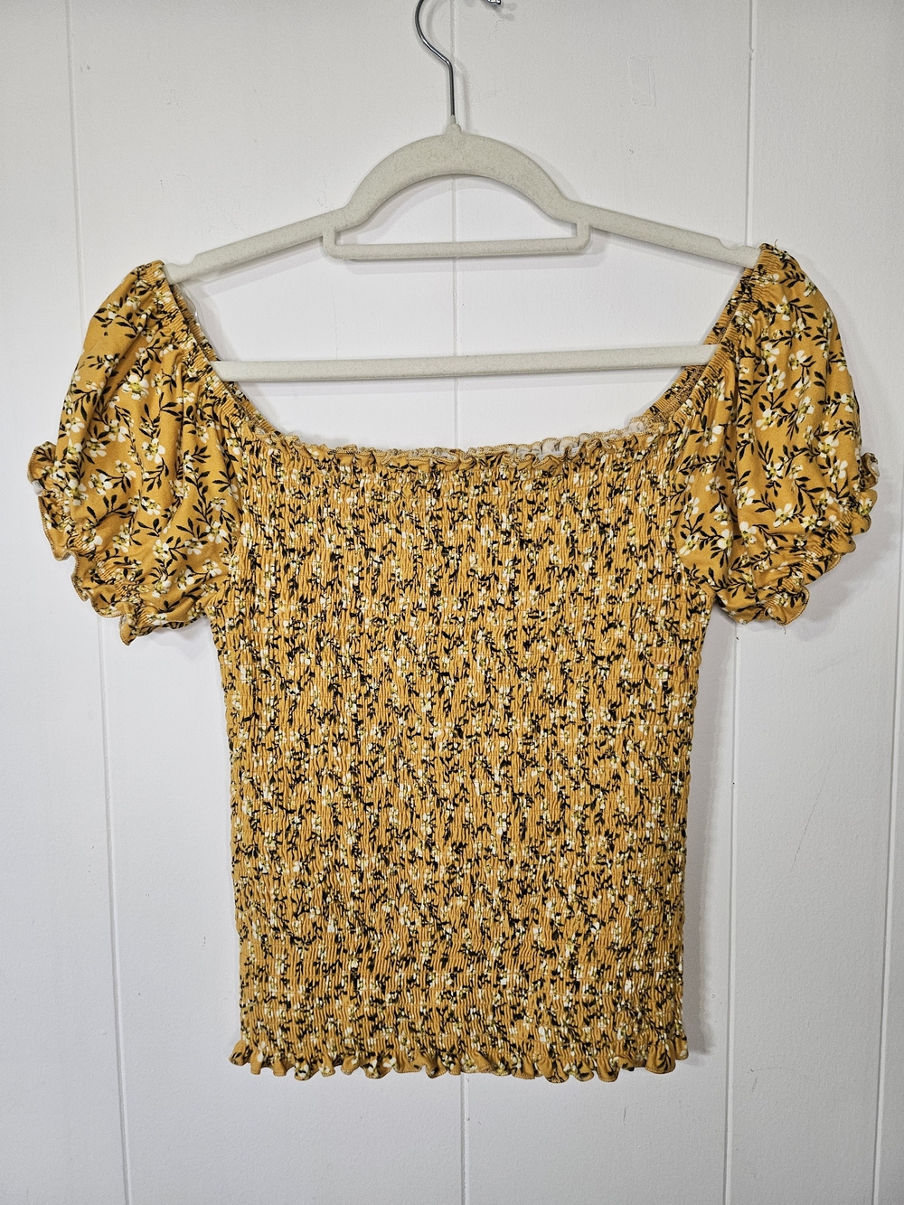 Smocked Off-Shoulder Crop Top - Picture 2 of 4